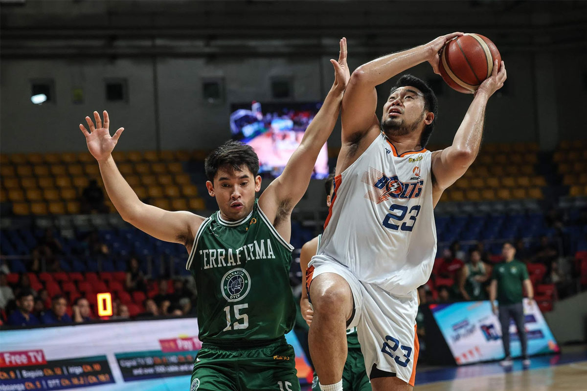 利物浦在與熱刺廝殺中共造8張黃牌 英足總處以25000鎊罰款.